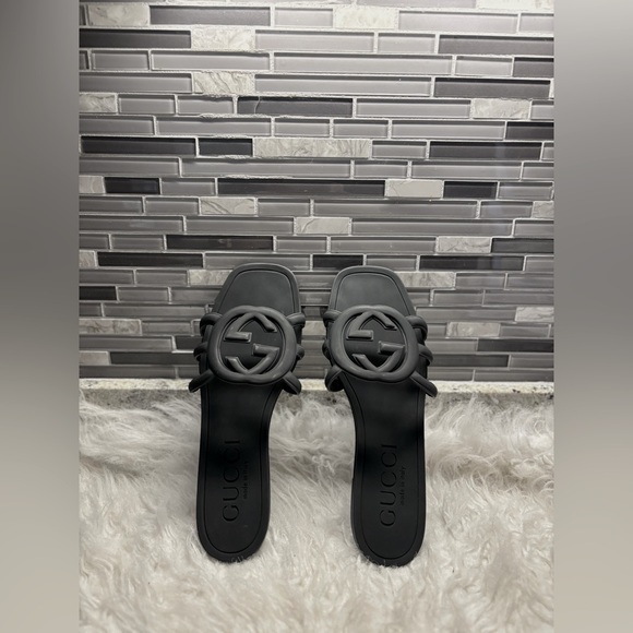 Gucci Slides Black Size 7 in Women’s - Picture 1 of 3